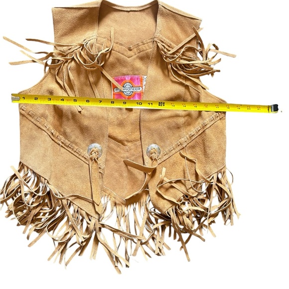 Vintage 70s Ms Pioneer leather fringe western vest - Picture 4 of 4